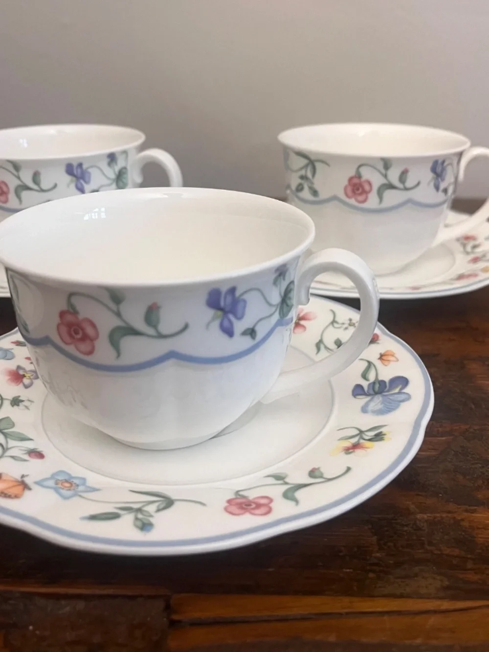 Villeroy & Boch Mariposa Bone China Cups and Saucers Set of 5 / Floral China